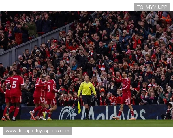 英超激战再燃，精彩进球与关键扑救交替上演，英超最新进球集锦